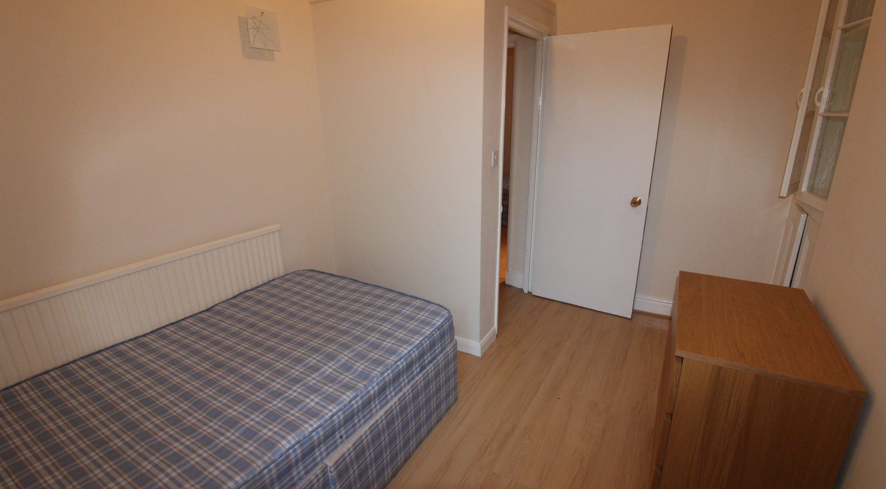 LET AGREED Monthermer Road 2 Bed Ground Floor Flat Prestige Sales